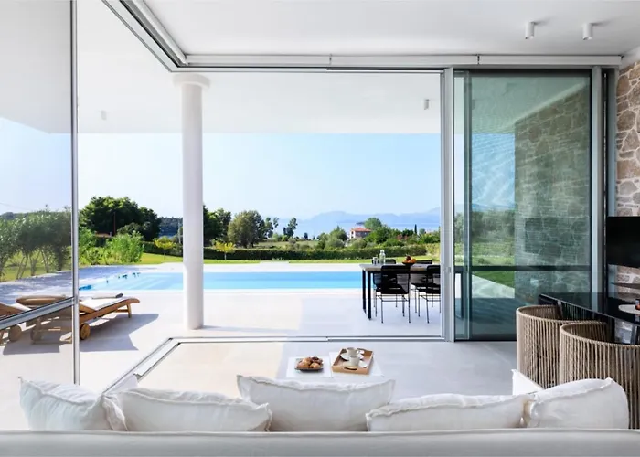 Varko - Apollo * Lefkada City